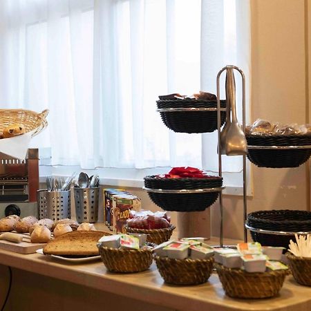 Wink Hotel Juvisy Экстерьер фото