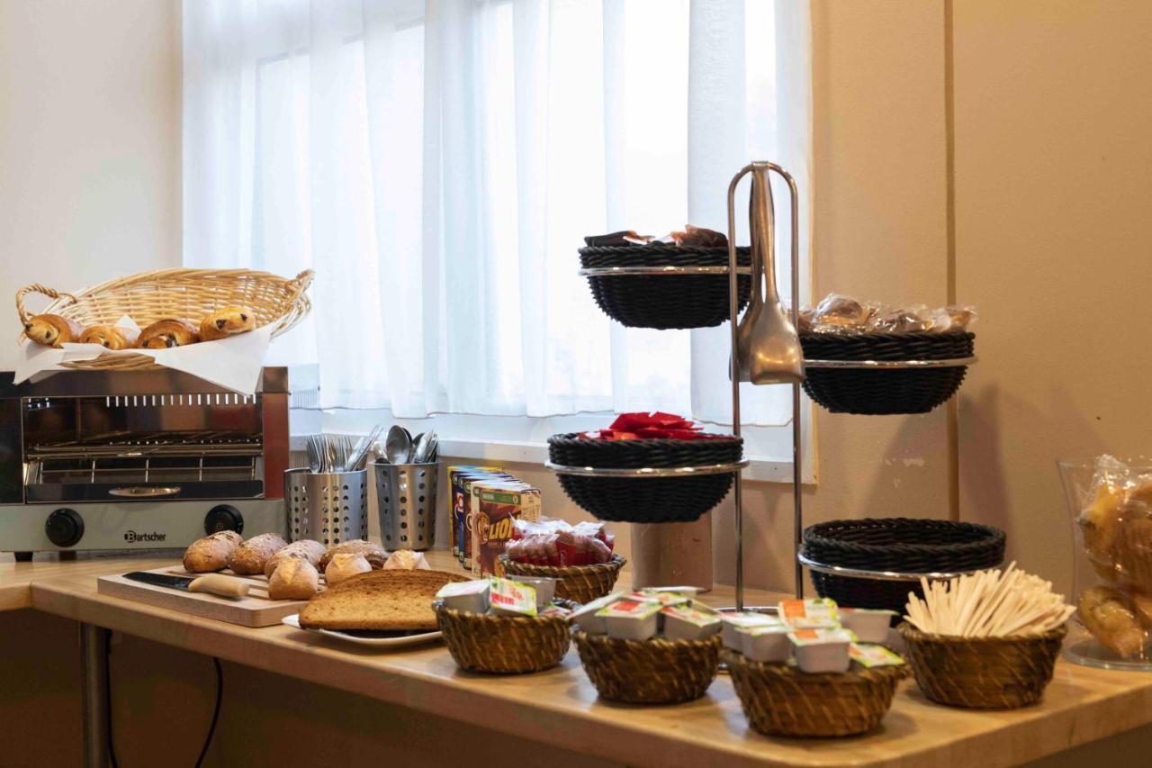 Wink Hotel Juvisy Экстерьер фото