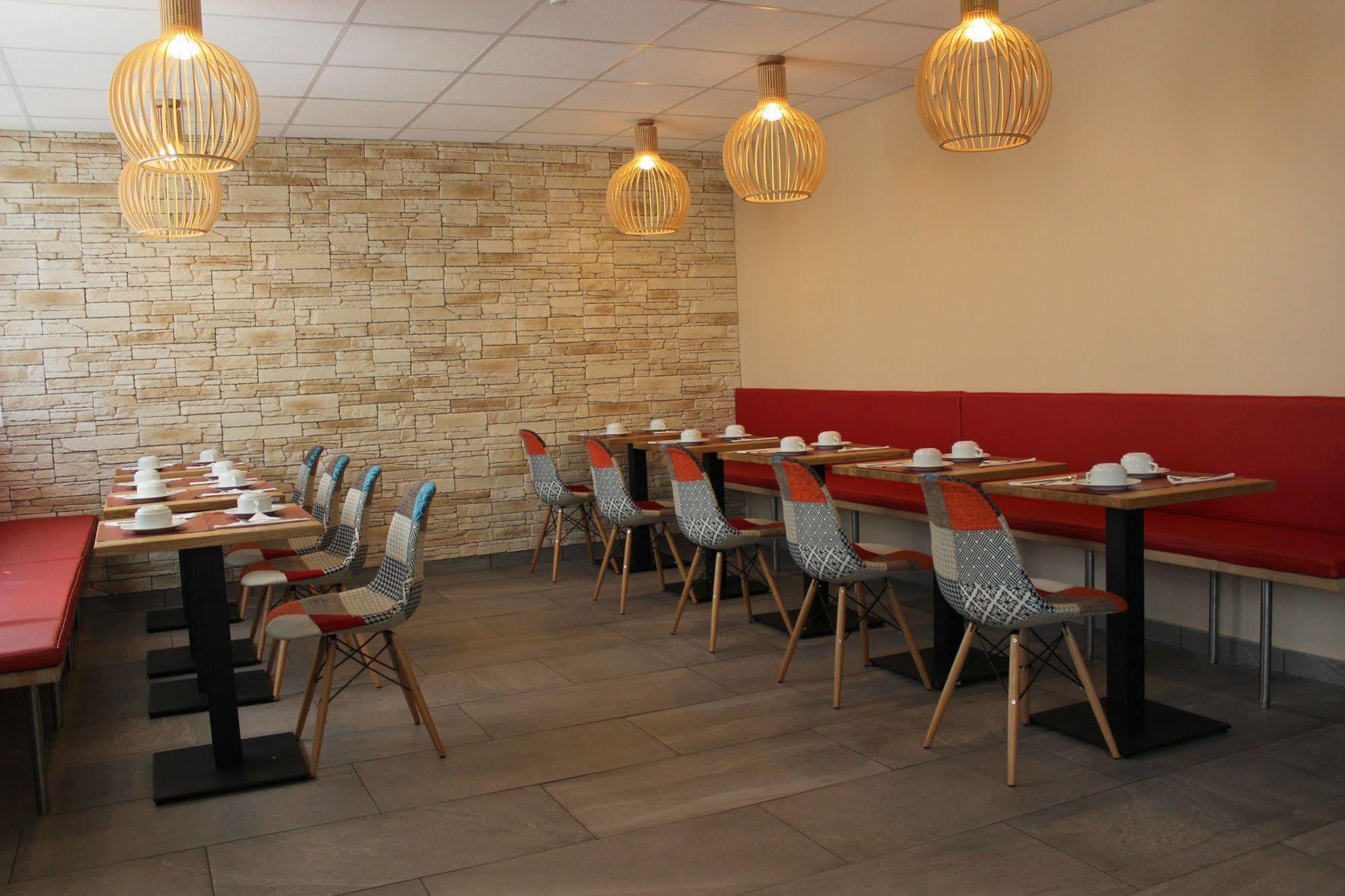 Wink Hotel Juvisy Экстерьер фото