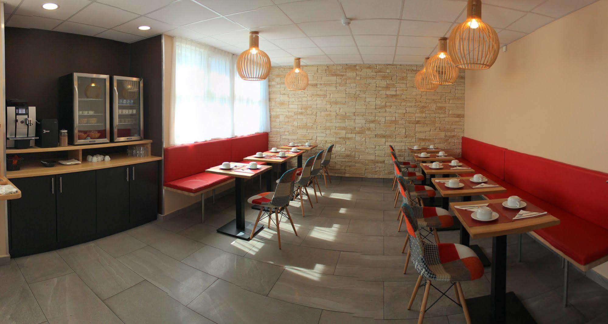 Wink Hotel Juvisy Экстерьер фото